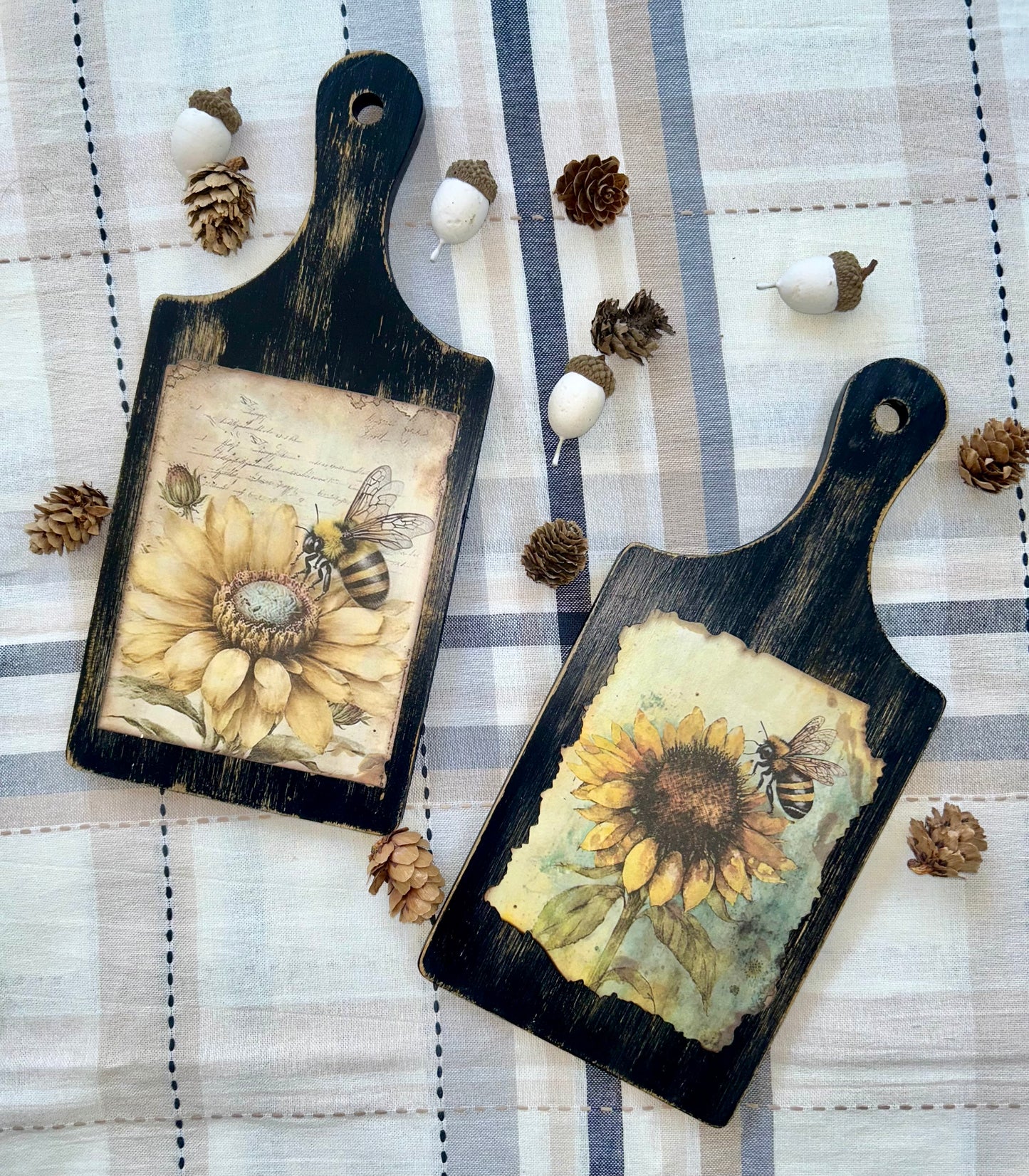 Individual Charcuterie Board (Distressed Black & Sunflower)