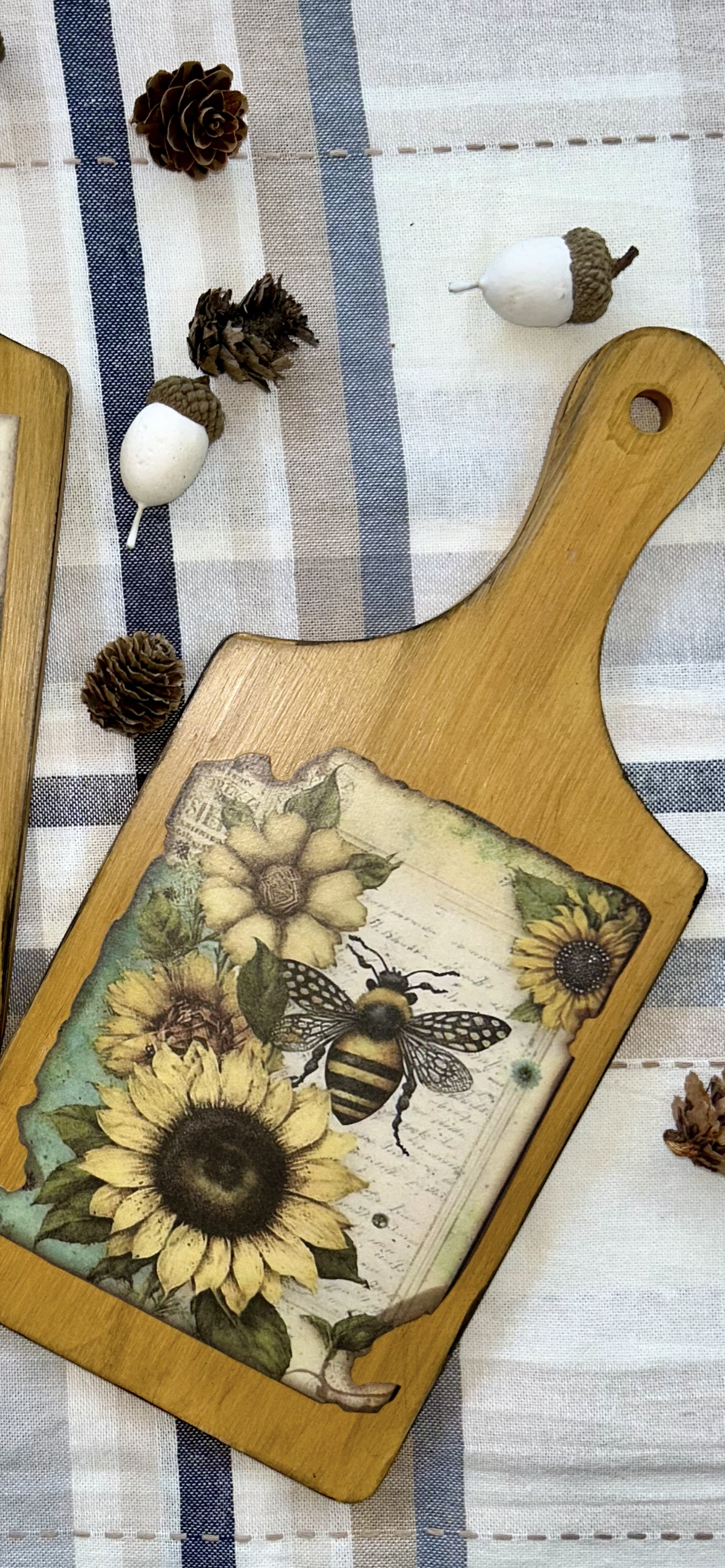 Individual Charcuterie Board (Antique Gold & Sunflower)